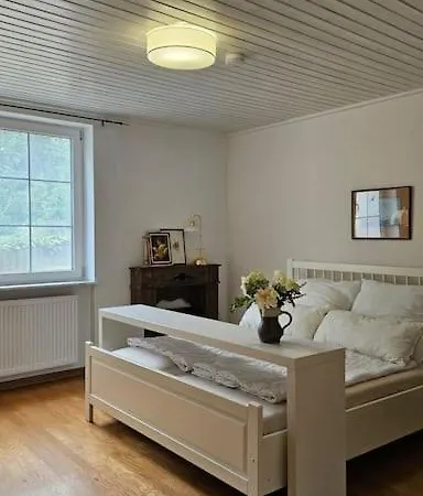 Laendlich Am Bach, Doppelbett Und 2 Einzel * メンディグ