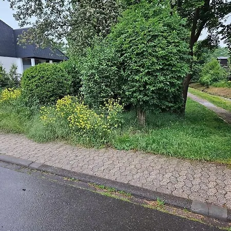 Laendlich Am Bach, Doppelbett Und 2 Einzel Mendig