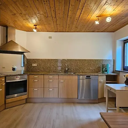 アパート Laendlich Am Bach, Doppelbett Und 2 Einzel メンディグ