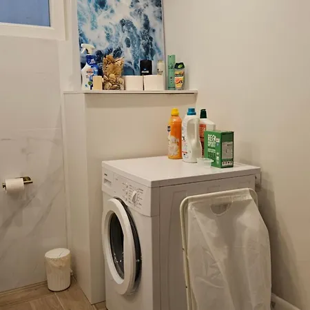 アパート Laendlich Am Bach, Doppelbett Und 2 Einzel メンディグ