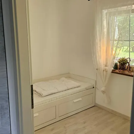 Laendlich Am Bach, Doppelbett Und 2 Einzel * メンディグ